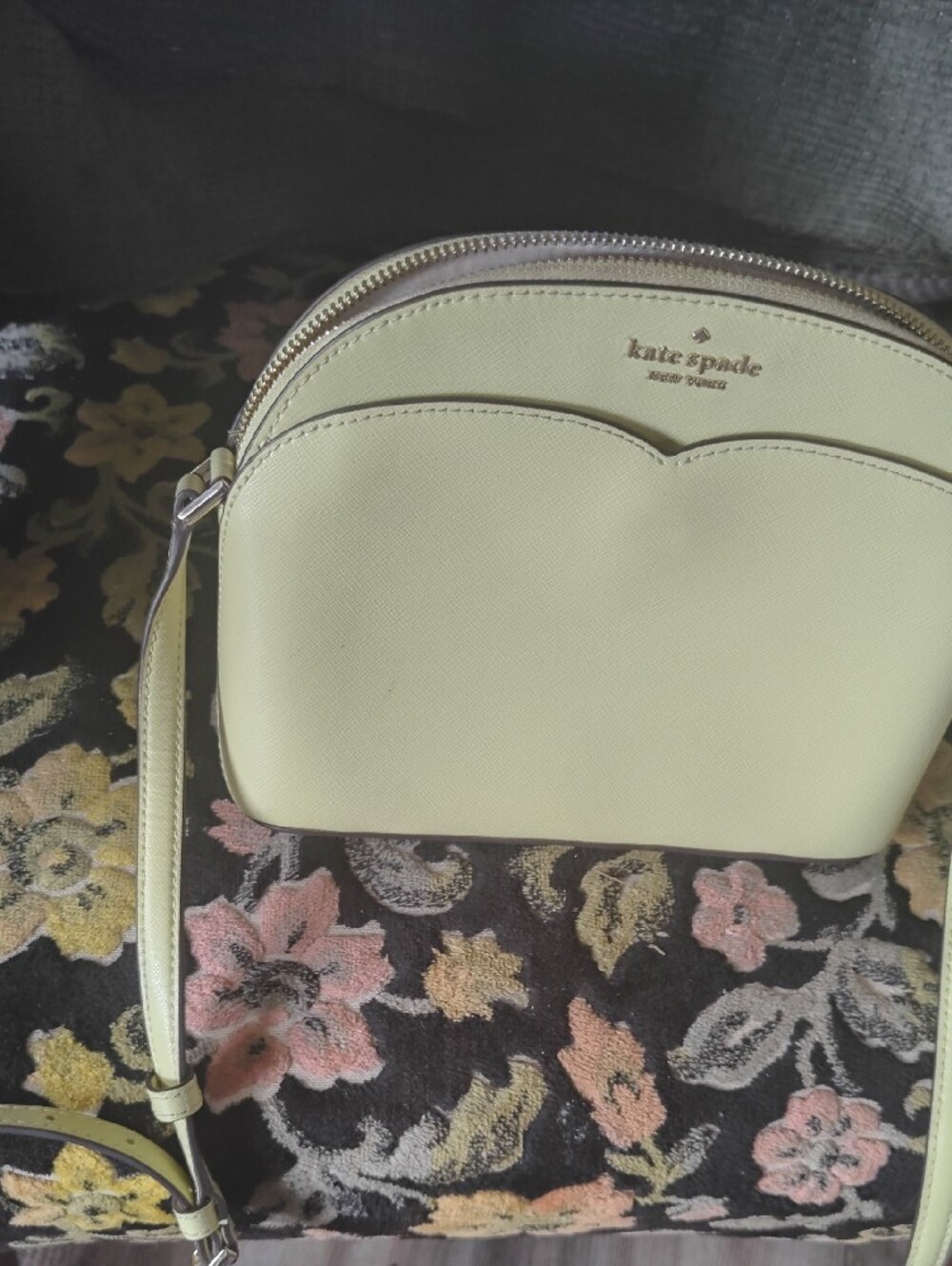 kate spade yellow logo interior tag with cream lining - Picture 4 of 5